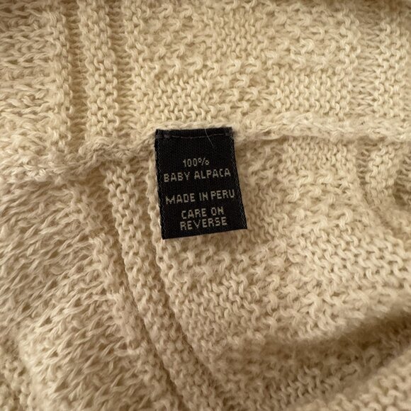 Peruvian Baby Alpaca sweater - Picture 3 of 4